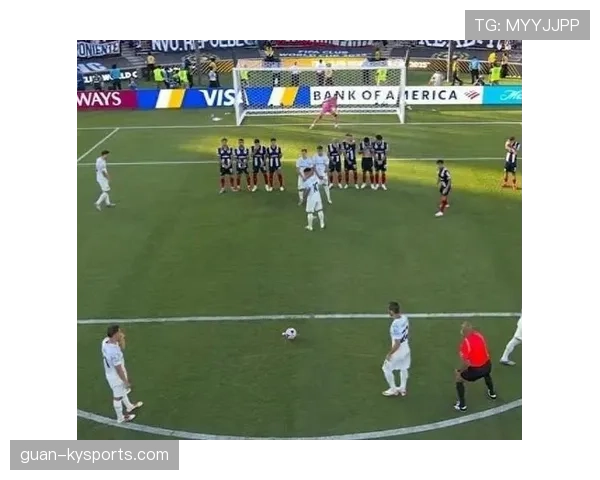 人墙规则：自由球最低距离与人墙移动的判罚标准